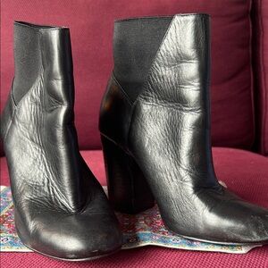 BCBGeneration Black Leather Ankle Boots – Size 7 (EU 37) “Lilly Ann” Heeled Boot